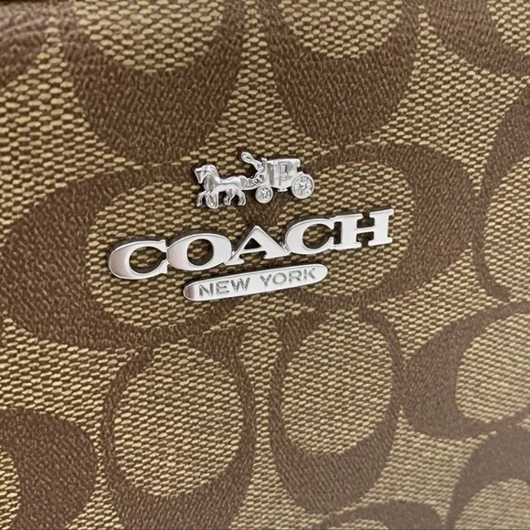 Coach Mini Jamie Camera Bag In Signature Canvas
SV/Khaki/Pale Lime
NWT - Picture 4 of 16